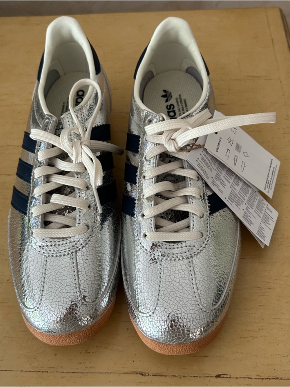 Adidas SL72 0G women’s silver metallic collegiate navy sneaker in size 8.5